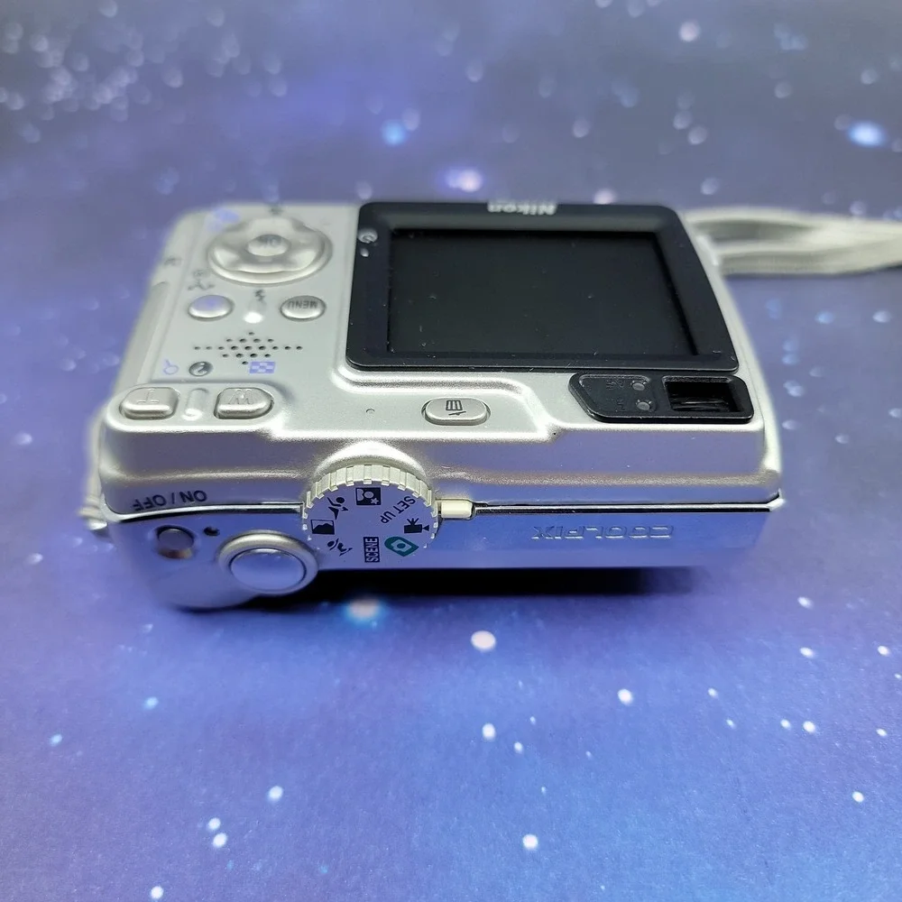 Nikon Digital Camera Coolpix 5900 5.1MP Silver - Zoom Not Working
